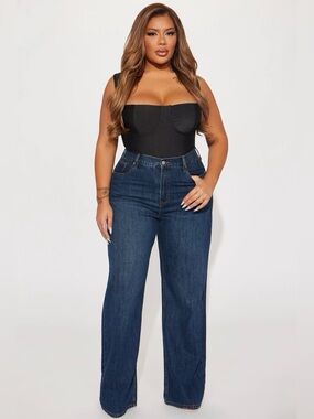 NWT Dark Wash High-Waisted Wide Leg Jeans Size 18 – Flattering Fit